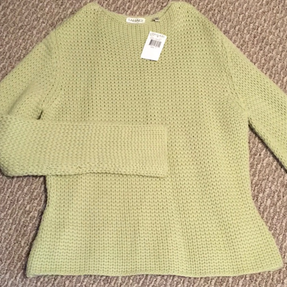 NWT, TAHARI SIZE L, PISTACHIO COLOR, HAND KNITTED,LONG TO HIP. BEAUTIFUL!